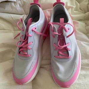 NEW PINK NIKE AIR SNEAKERS